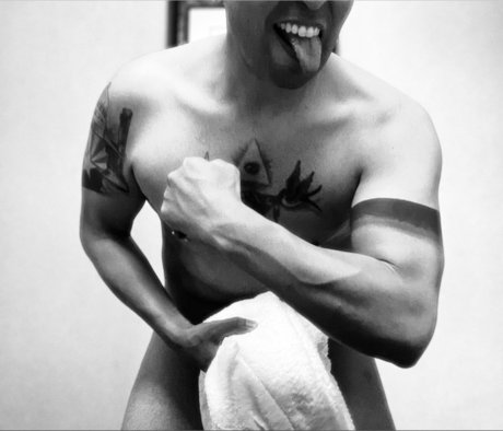 Foto di nudo di fuga di OnlyFans di Mac