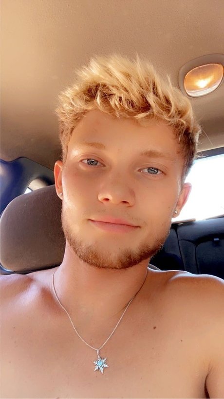 Foto di nudo di fuga di OnlyFans di Lvlonster