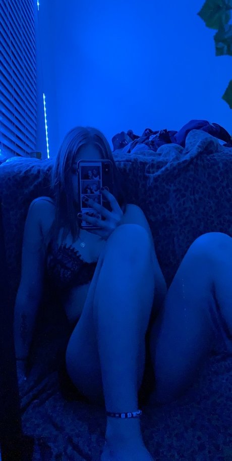 Foto di nudo di fuga di OnlyFans di Luxe