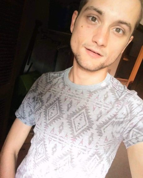 Foto di nudo di fuga di OnlyFans di Luke