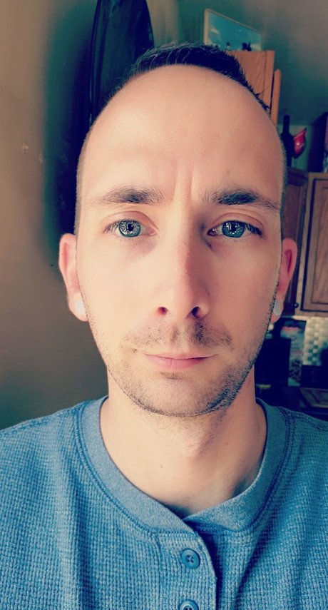 Foto di nudo di fuga di OnlyFans di Luke Graham