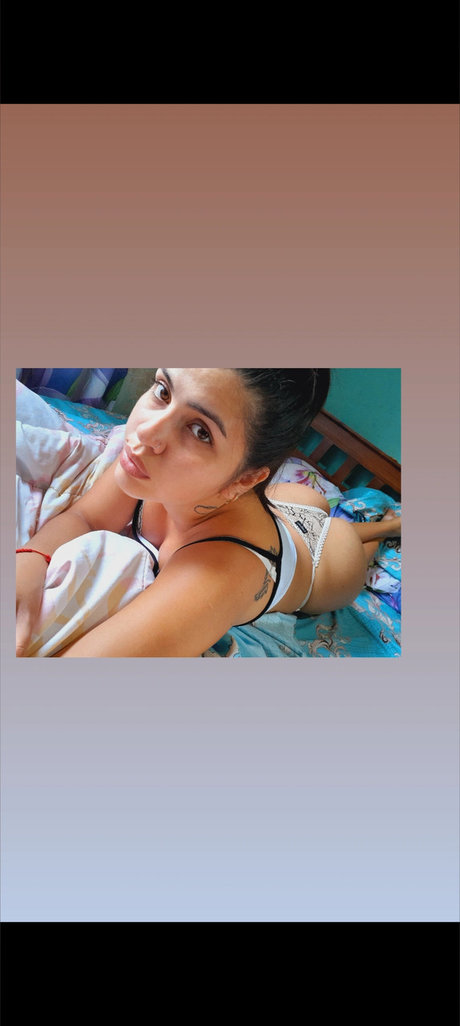 Foto di nudo di fuga di OnlyFans di Beln