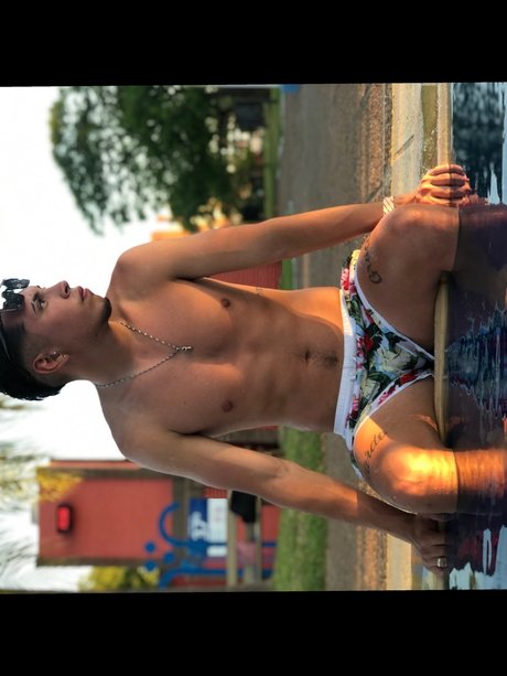 Foto di nudo di fuga di OnlyFans di Lucass