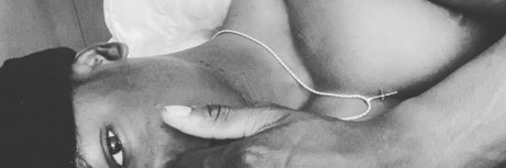 Foto di nudo di fuga di OnlyFans di Mango