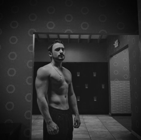 Foto di nudo di fuga di OnlyFans di Mango  