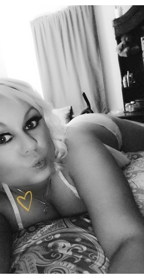 Foto di nudo di fuga di OnlyFans di Mandi