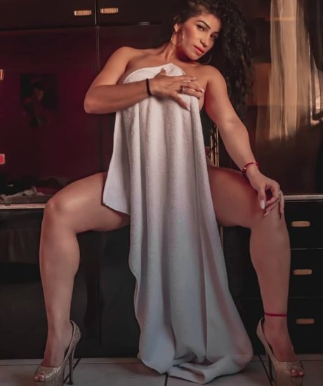 Foto di nudo di fuga di OnlyFans di Mailin La Potra