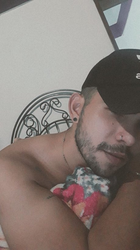 Foto di nudo di fuga di OnlyFans di Maxximo R