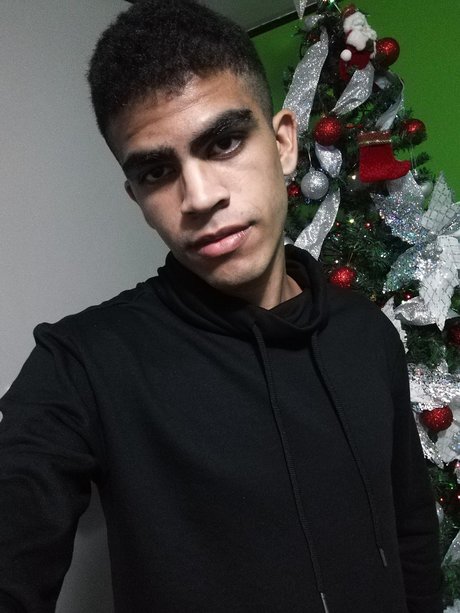 Foto di nudo di fuga di OnlyFans di Manu