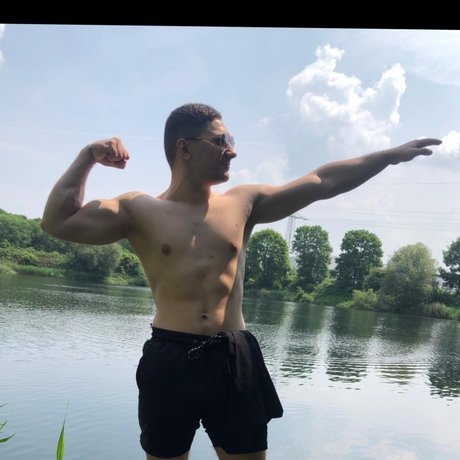 Foto di nudo di fuga di OnlyFans di Masterboombastic