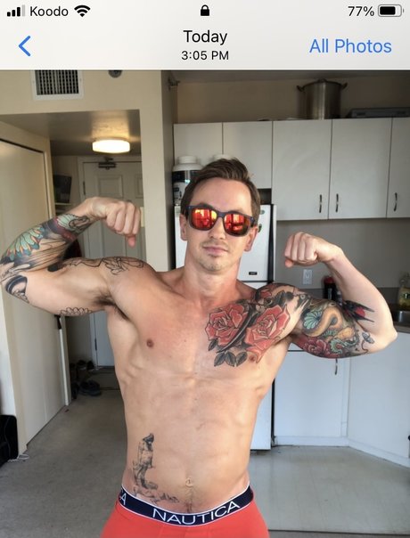Foto di nudo di fuga di OnlyFans di Mike Pillar