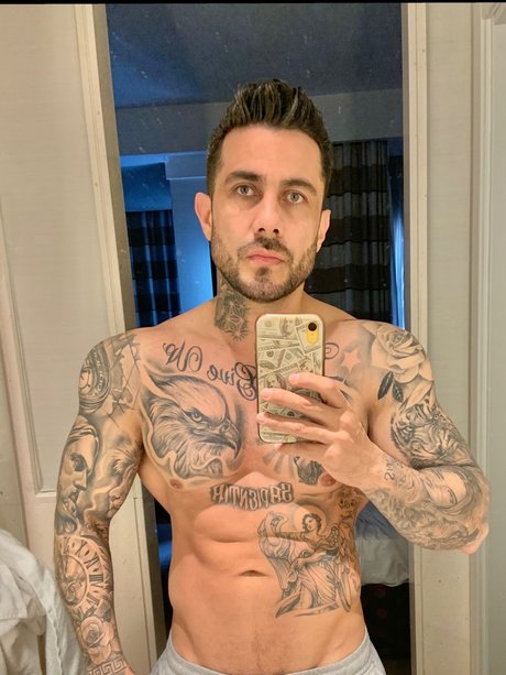 Foto di nudo di fuga di OnlyFans di Mikeloverfit