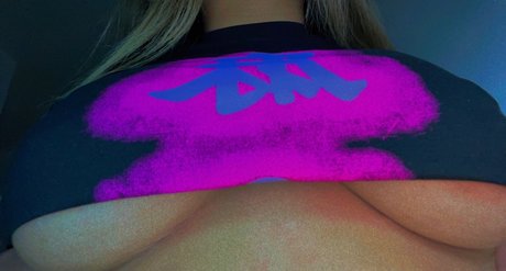 Foto di nudo di fuga di OnlyFans di Ileen