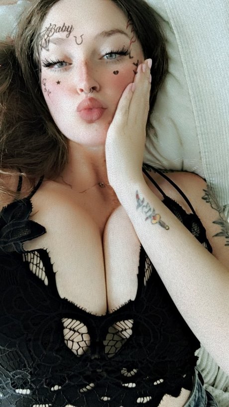 Foto di nudo di fuga di OnlyFans di Moon Marie