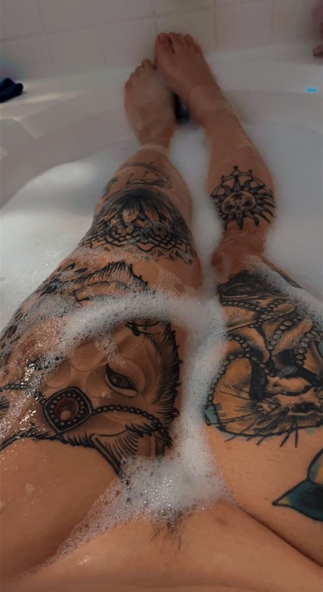 Foto di nudo di fuga di OnlyFans di Moonchildo