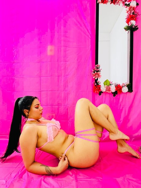 Foto di nudo di fuga di OnlyFans di Monica