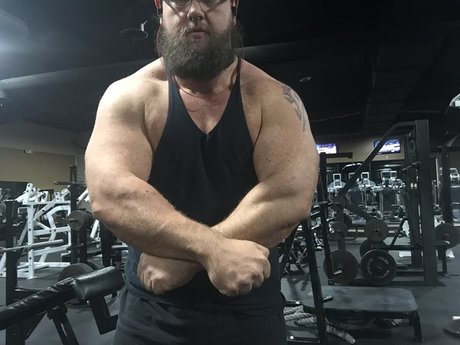 Foto di nudo di fuga di OnlyFans di Muscle Warlock