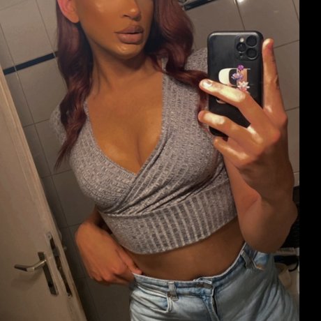 Foto di nudo di fuga di OnlyFans di Mrs Montgomery