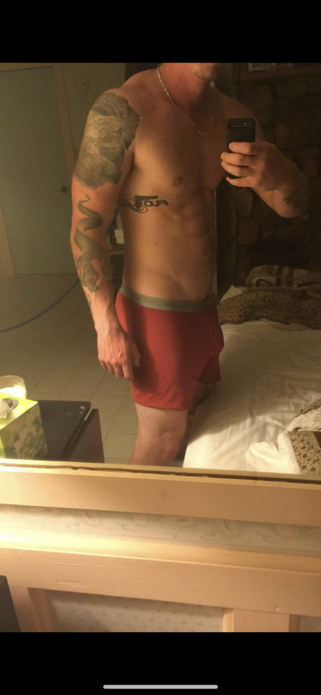 Foto di nudo di fuga di OnlyFans di Mrnaughty0731