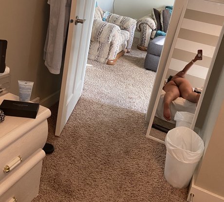 Foto di nudo di fuga di OnlyFans di Maria