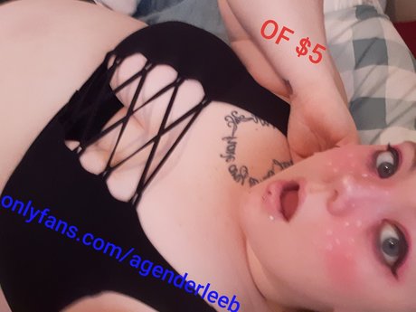 Foto di nudo di fuga di OnlyFans di  Hairy Bbw Nerd 