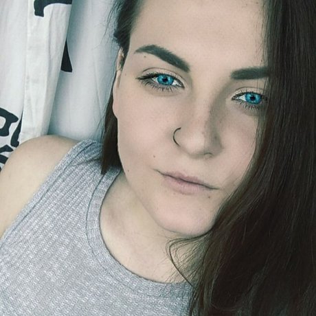 Foto di nudo di fuga di OnlyFans di Anastasia