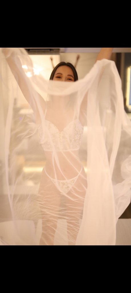 Foto di nudo di fuga di OnlyFans di Naomi