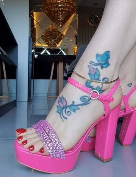 Foto di nudo di fuga di OnlyFans di Loira Feet
