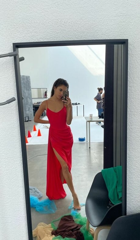 Foto di nudo di fuga di OnlyFans di Gina Llebaria