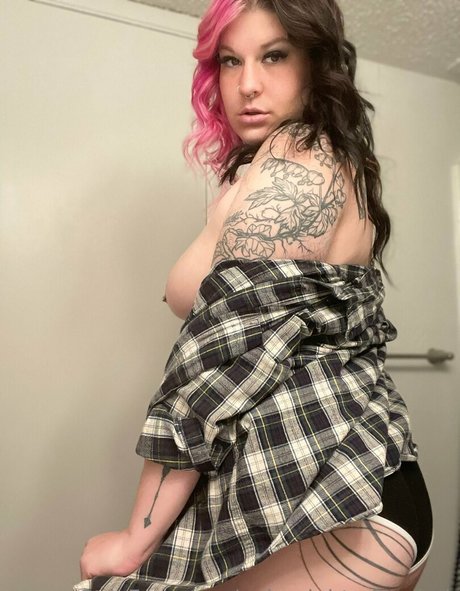 Foto di nudo di fuga di OnlyFans di Quinnightafterdark