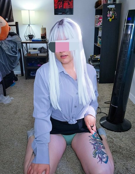 Foto di nudo di fuga di OnlyFans di Lunarashe