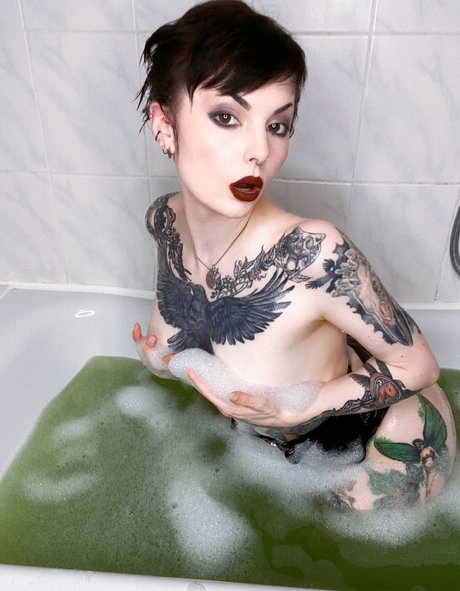 Foto di nudo di fuga di OnlyFans di Faerie Blossom