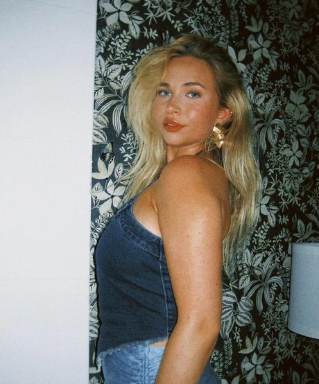 Foto di nudo di fuga di OnlyFans di Sophia Armata