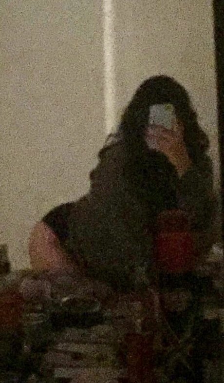 Foto di nudo di fuga di OnlyFans di Sareliii