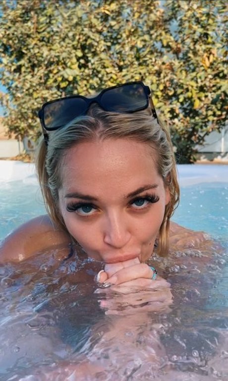 Foto di nudo di fuga di OnlyFans di Lana Wolf