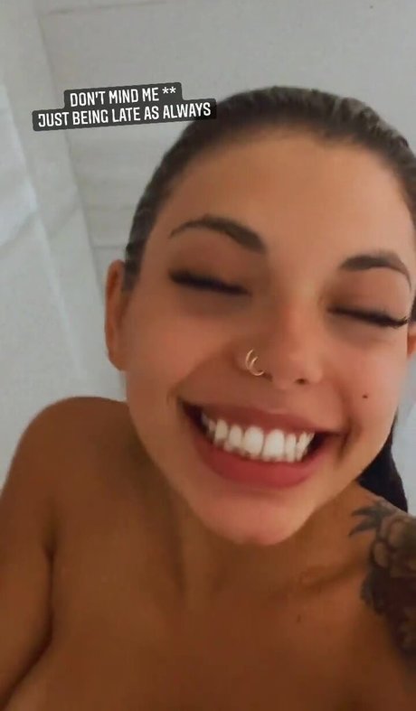 Foto di nudo di fuga di OnlyFans di Gina Valentina