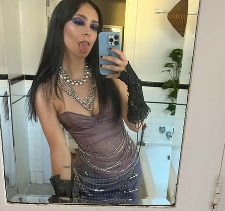 Foto di nudo di fuga di OnlyFans di Lolo
