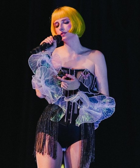Tessa Violet