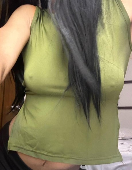 Foto di nudo di fuga di OnlyFans di Arihienna