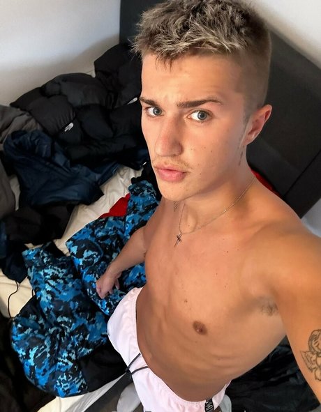 Foto di nudo di fuga di OnlyFans di Jackcameron