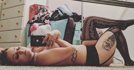 Foto di nudo di fuga di OnlyFans di Nova Skye