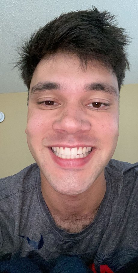 Foto di nudo di fuga di OnlyFans di Charlie Kress