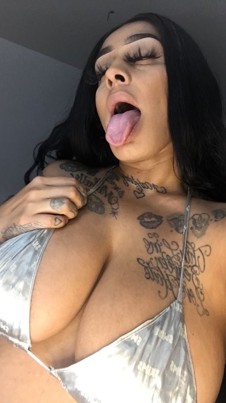 Foto di nudo di fuga di OnlyFans di Adri