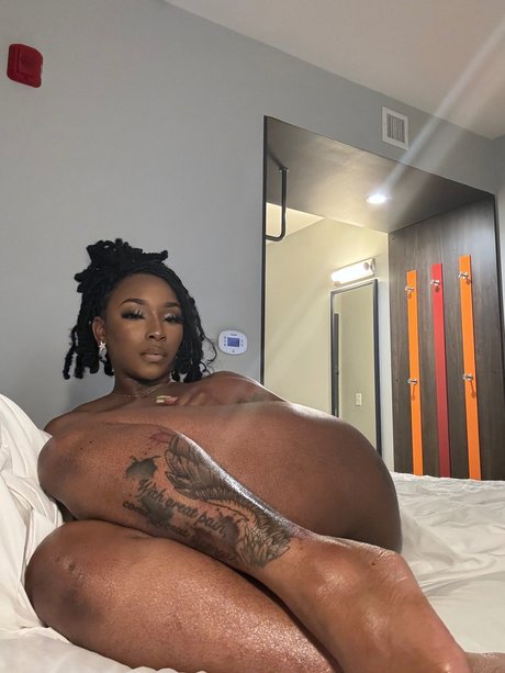Foto di nudo di fuga di OnlyFans di Pocahontas