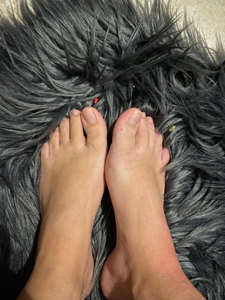 Foto di nudo di fuga di OnlyFans di Piedi Fatati Leccabili