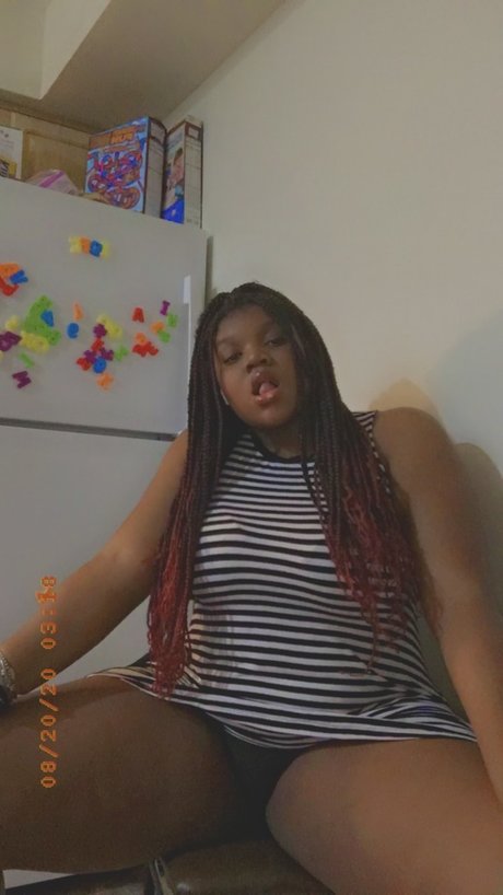 Foto di nudo di fuga di OnlyFans di Nai