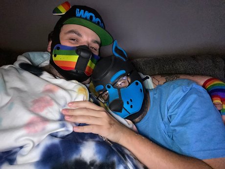 Foto di nudo di fuga di OnlyFans di Pup Kaiju And Pup Treble