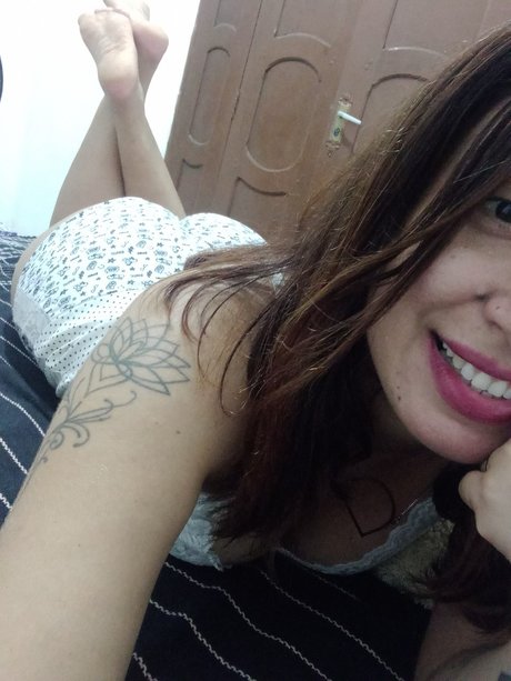 Foto di nudo di fuga di OnlyFans di Lvia San