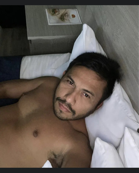 Foto di nudo di fuga di OnlyFans di Rigoberto