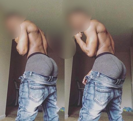 Foto di nudo di fuga di OnlyFans di Parisversemotion